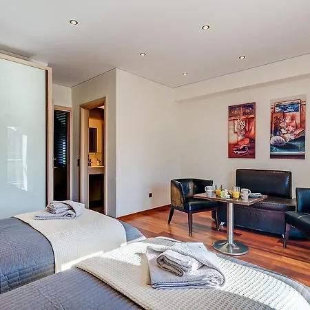 Alexandros Villa *
